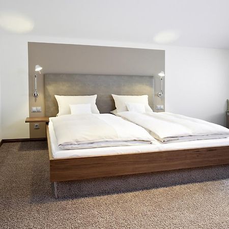 Hotel Am Helmwartsturm Andernach Rum bild