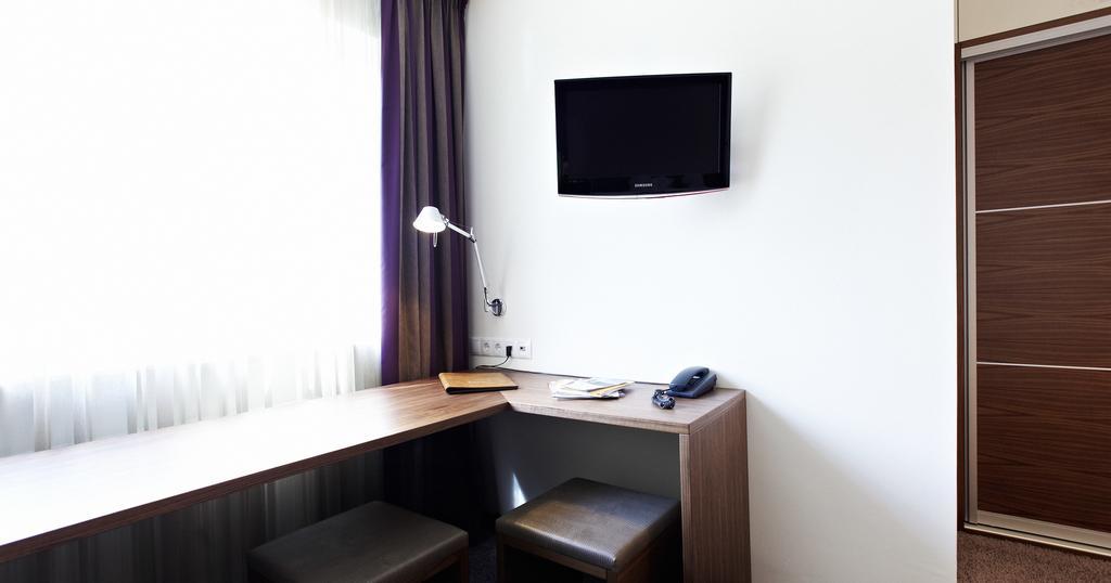 Hotel Am Helmwartsturm Andernach Rum bild