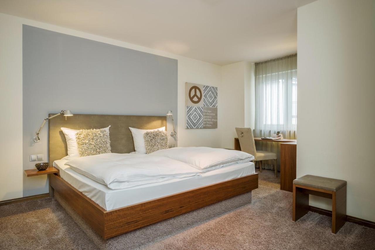 Hotel Am Helmwartsturm Andernach Exteriör bild